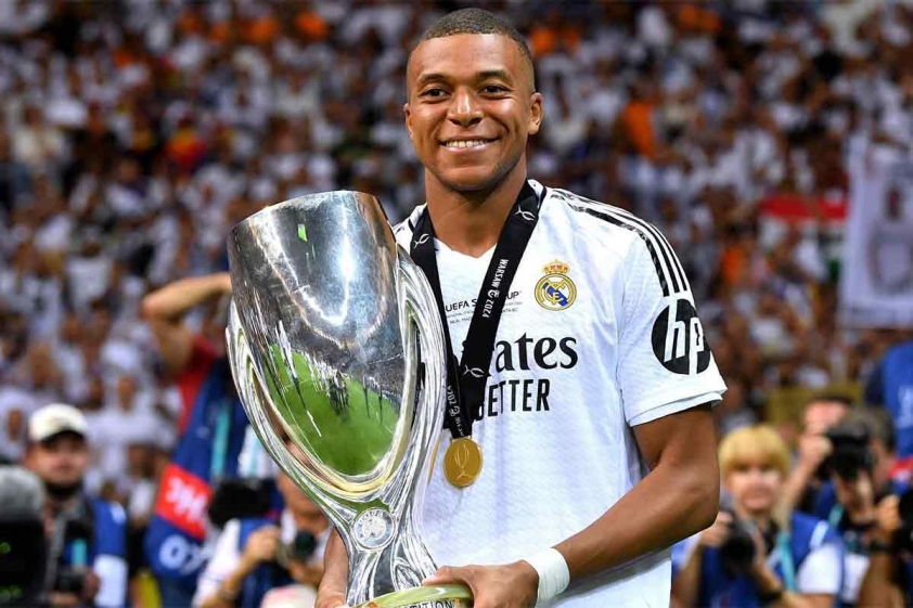 Thực chất, Mbappe đã có 2 danh hiệu cùng Real Madrid trong mùa giải này.