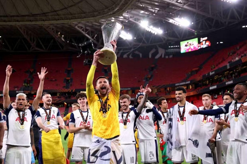 Thủ môn người Ý ra sân 9 lần tại Europa League và giúp Spurs giữ sạch lưới 4 lần.