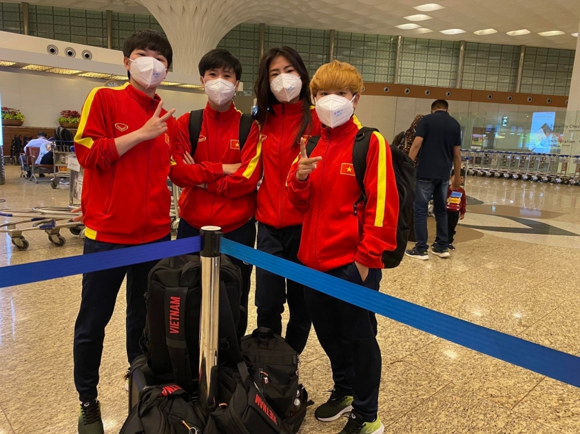 Trực tiếp: Lễ đón đội tuyển Việt Nam về nước 110137