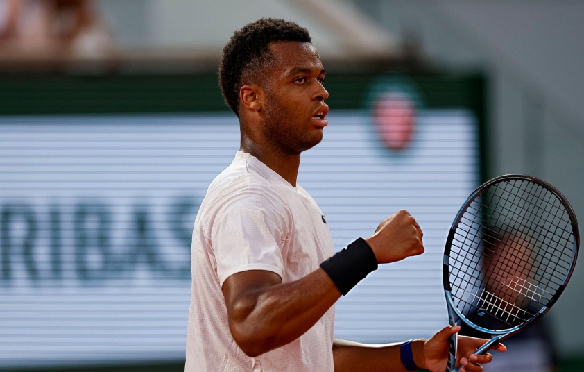 Djokovic ngược dòng lọt vòng 2 Roland Garros 2026 838321
